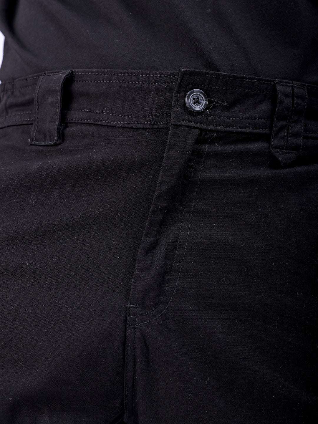 Shop Men's Black Relaxed Fit Zip-Off Convertible Solid Cargo Online.