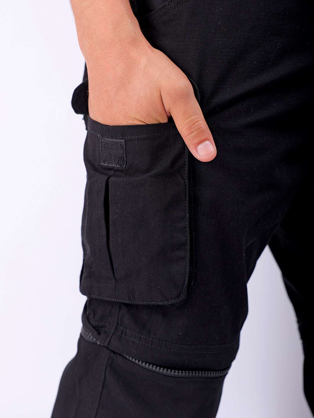 Shop Men's Black Relaxed Fit Zip-Off Convertible Solid Cargo Online.