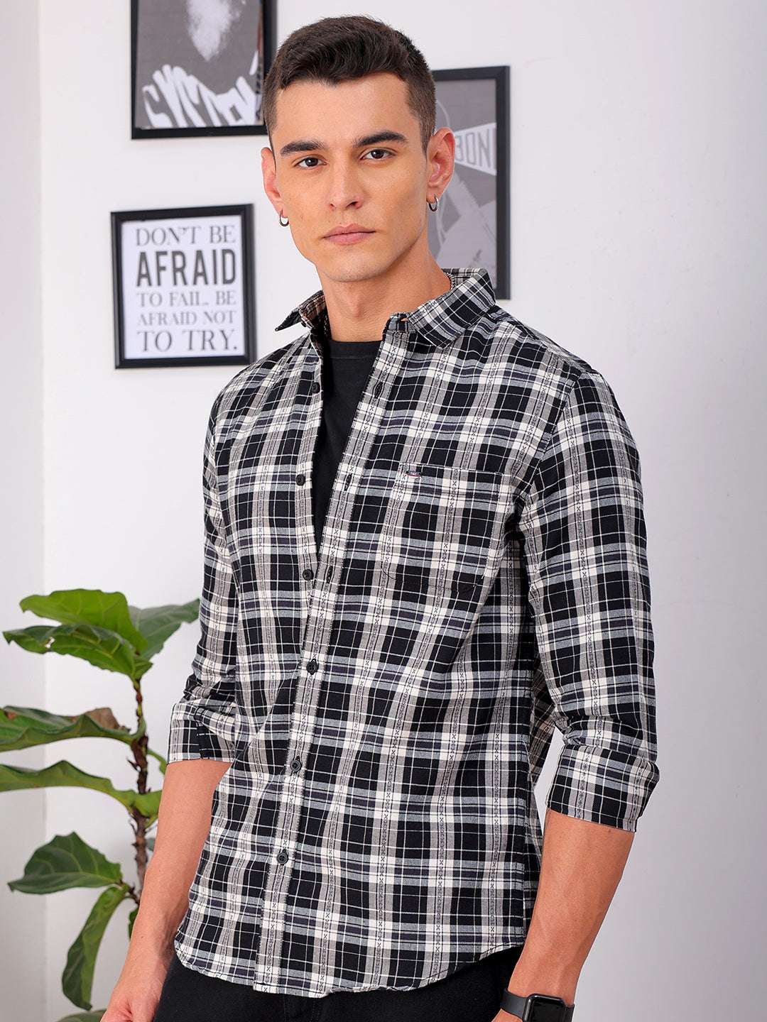 Shop Men's Black Slim Fit Checked Casual Shirt Online.