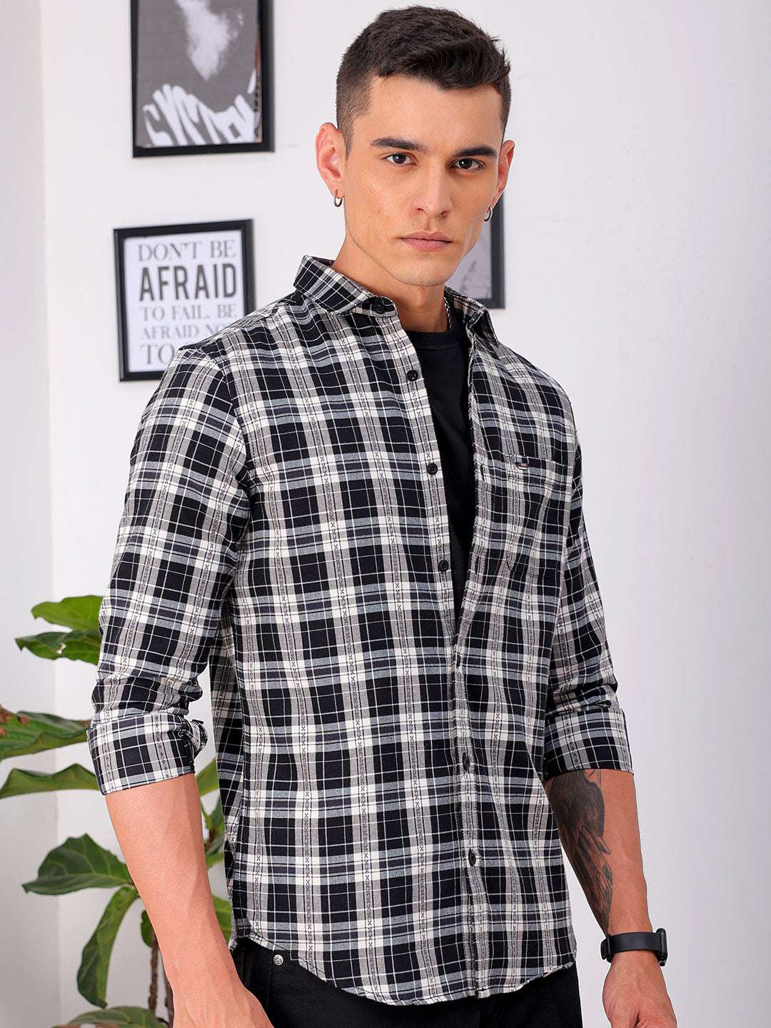 Shop Men's Black Slim Fit Checked Casual Shirt Online.