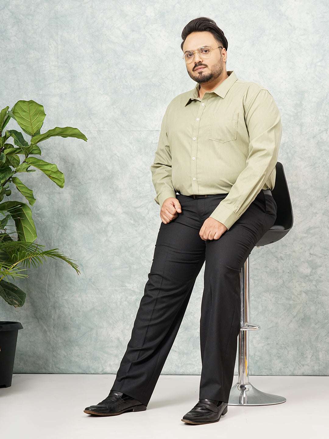 Shop Men's Green Plus Size Solid Formal Shirt Online.