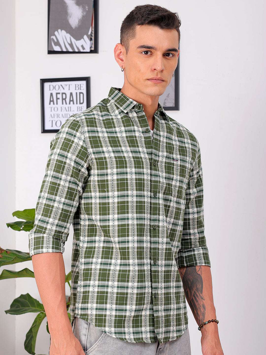 Shop Men's Green Slim Fit Checked Casual Shirt Online.