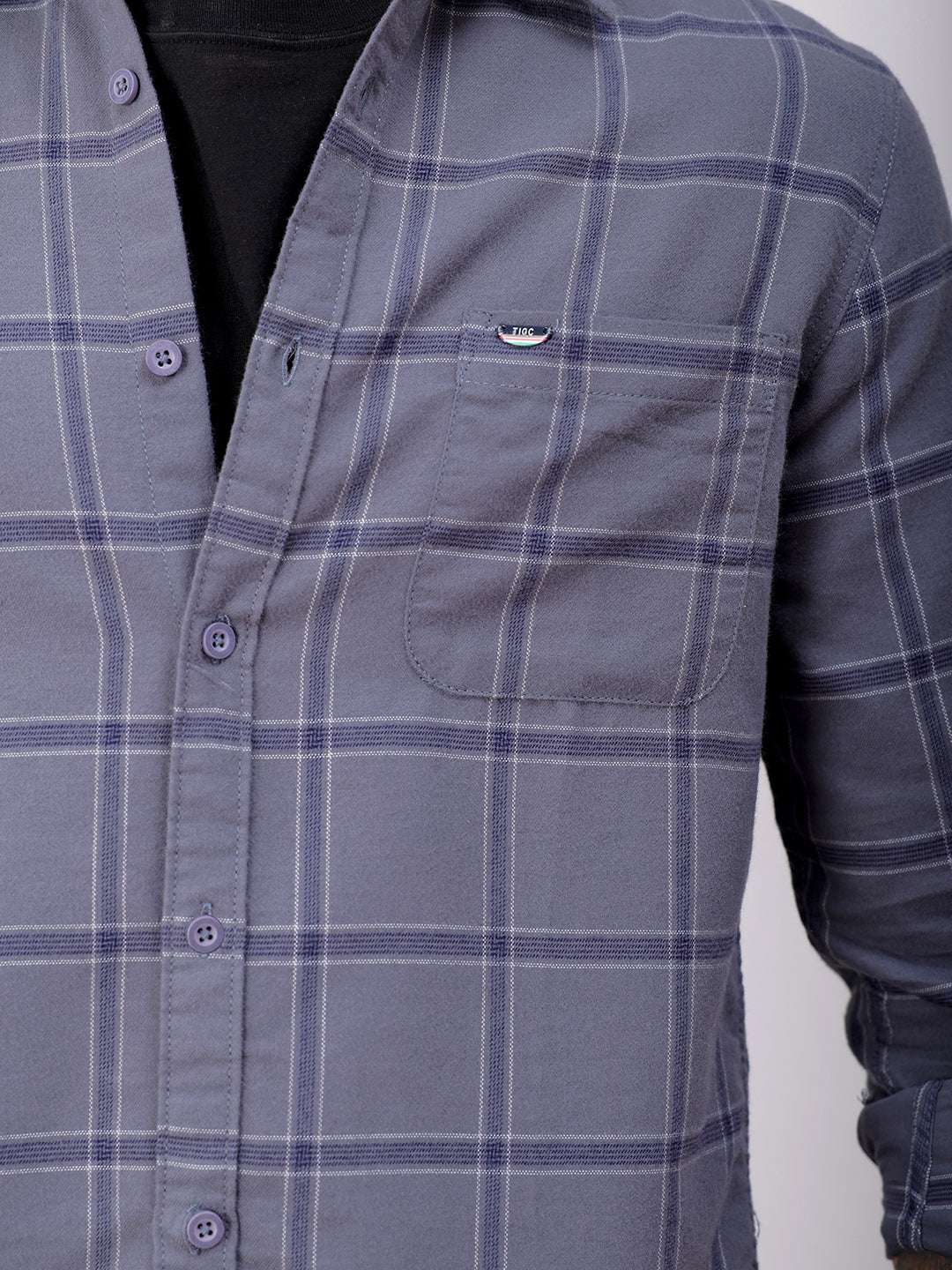 Shop Men's Grey Slim Fit Checked Casual Shirt Online.