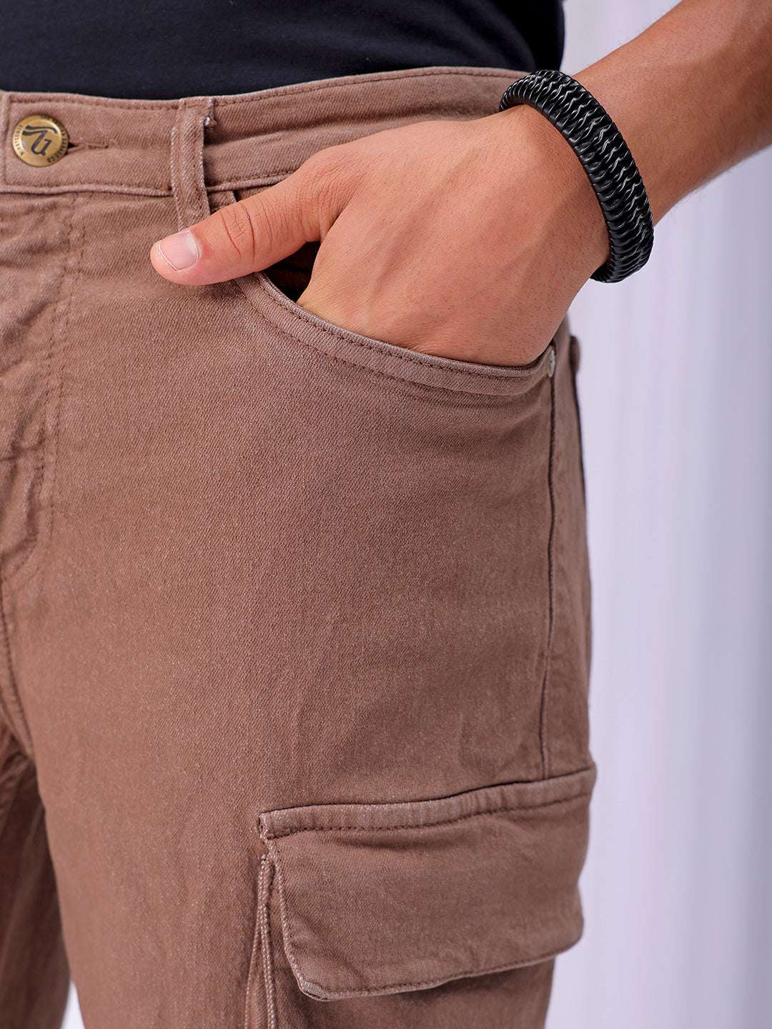 Shop Men's Solid Relaxed Fit Cargo Shorts Online.