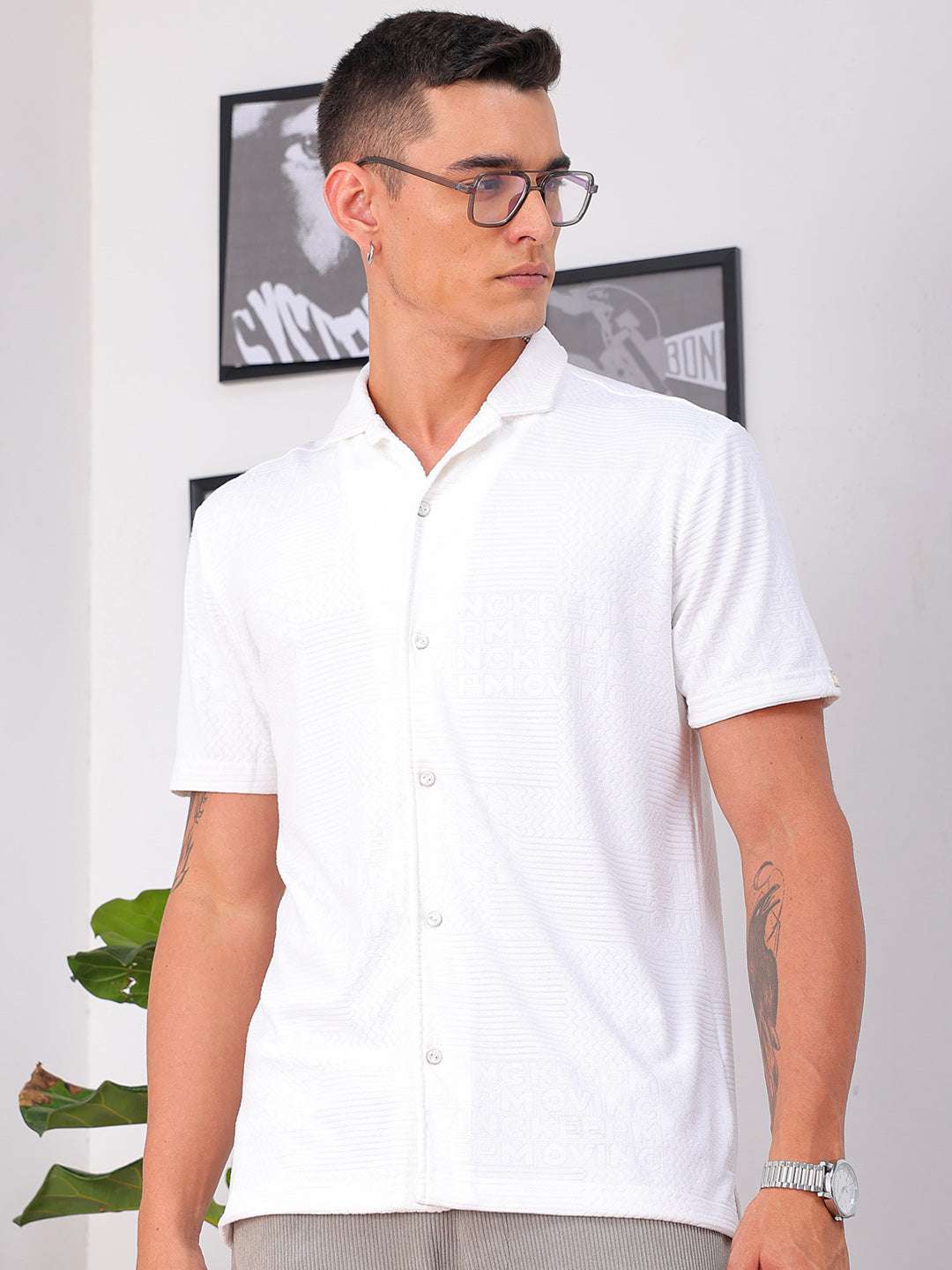 Shop Men's White Slim Fit Solid Resortwear Shirt Online.