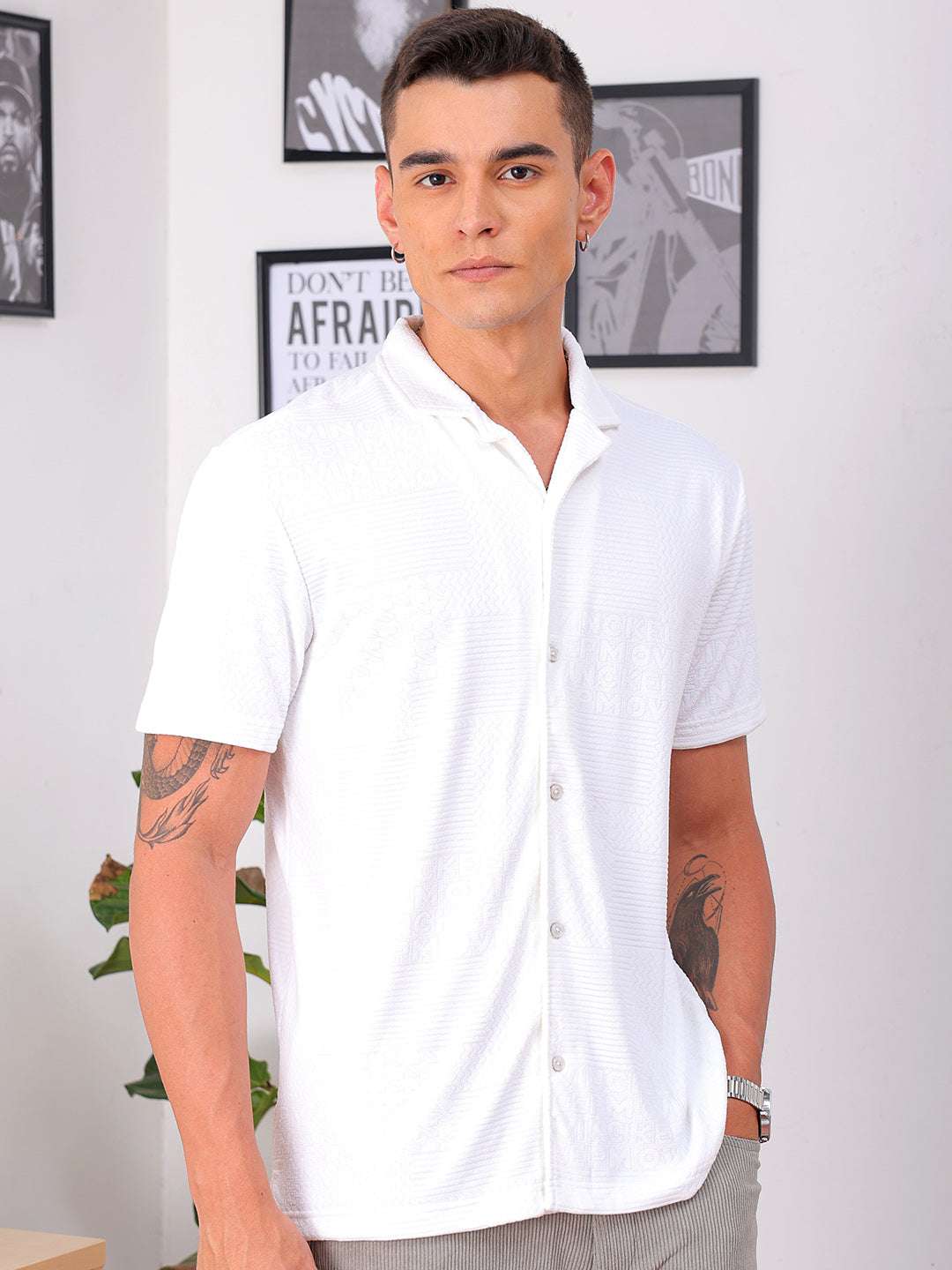 Shop Men's White Slim Fit Solid Resortwear Shirt Online.