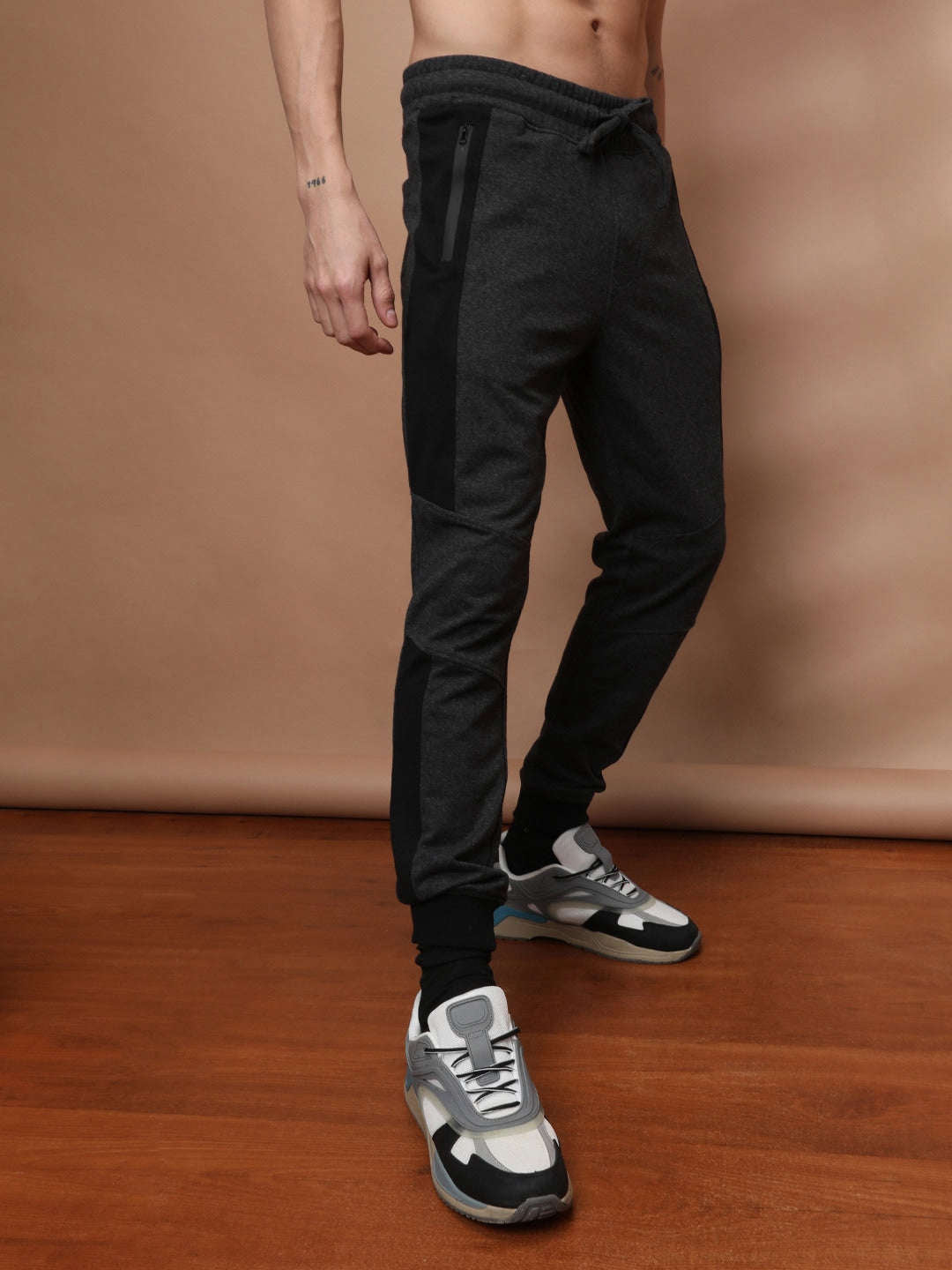 Shop Men Jogger Online.