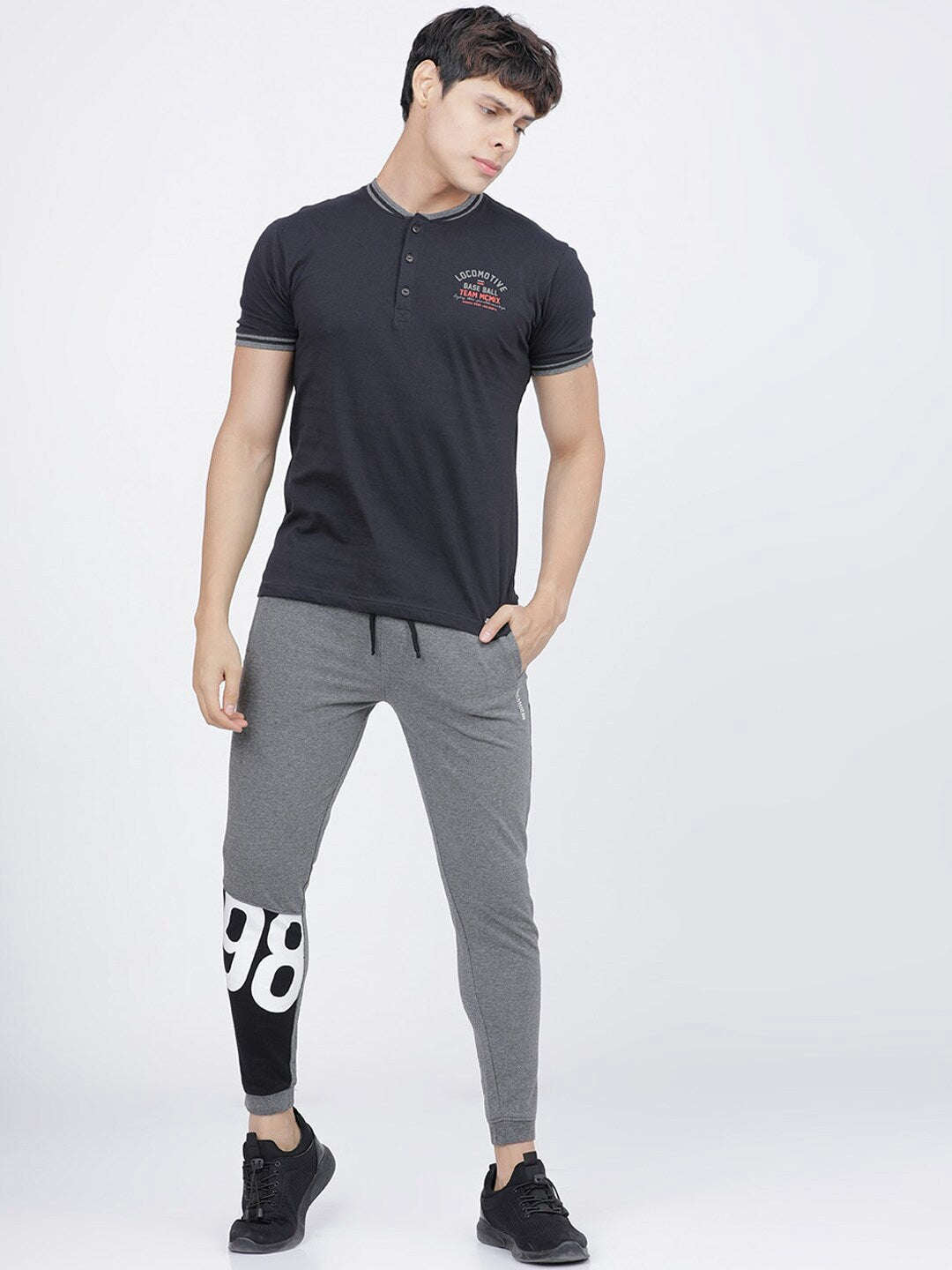 Shop Men Jogger Pant Online.