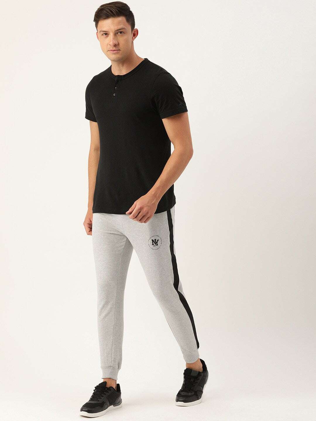 Shop Men Jogger Pant Online.