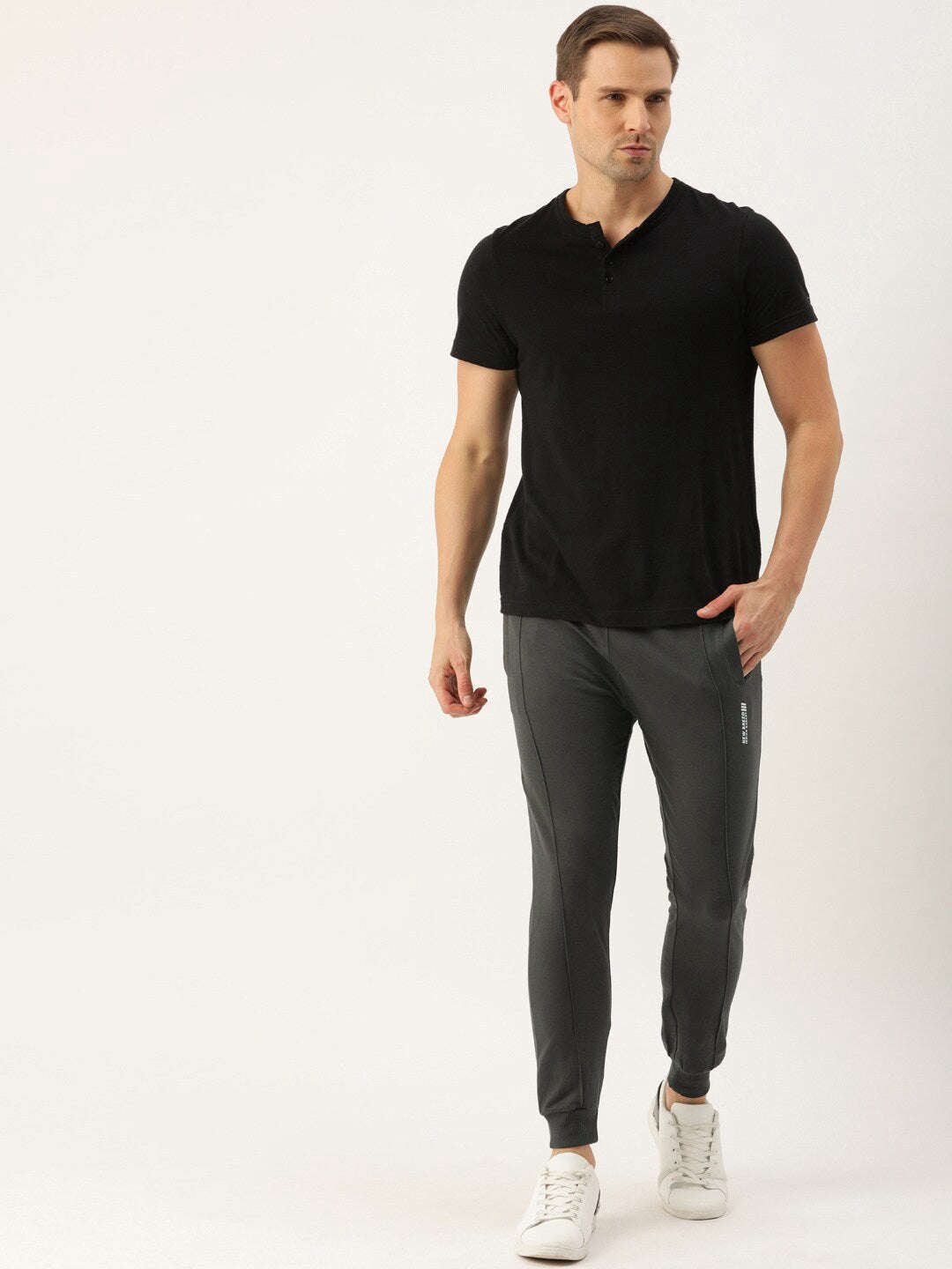 Shop Men Jogger Pant Online.