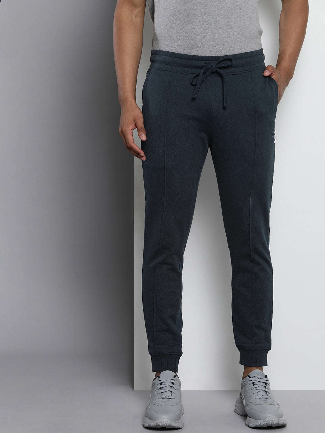 Shop Men Jogger Online.