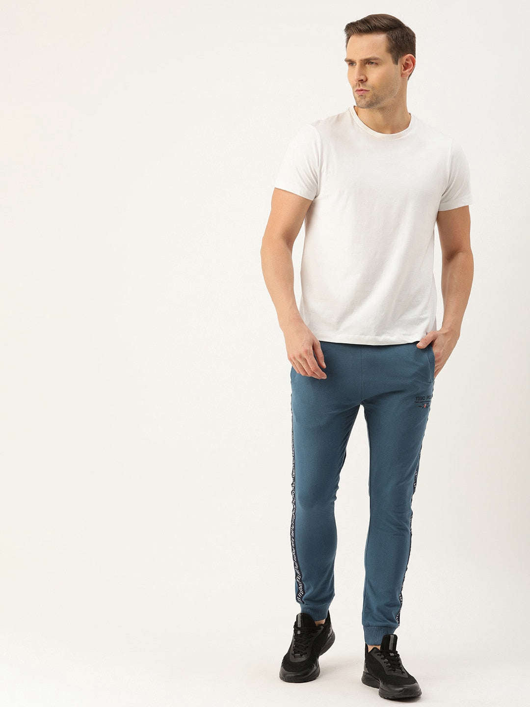 Shop Men Jogger Pant Online.