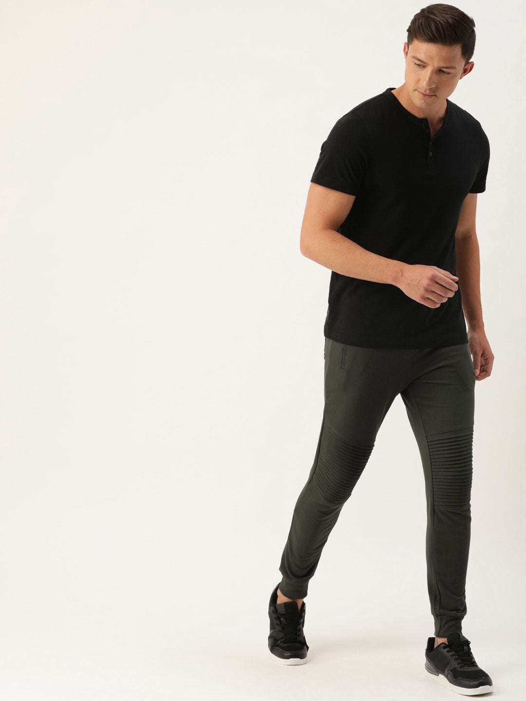 Shop Men Jogger Online.