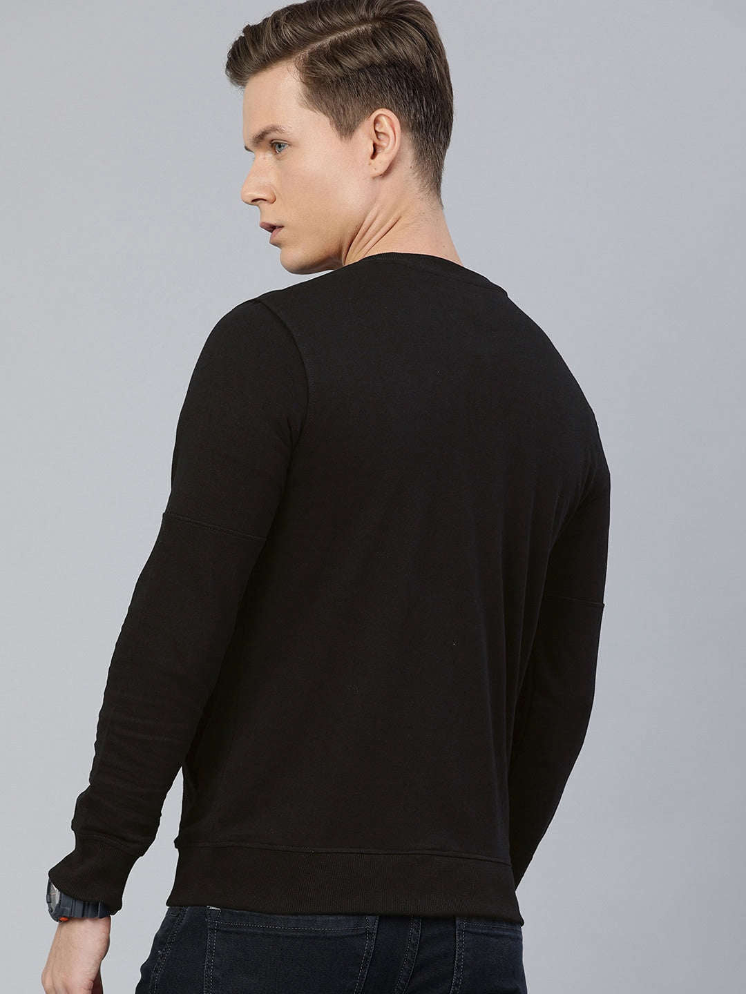 Shop Men's Colourblocked Slim Fit Sweatshirt Online.