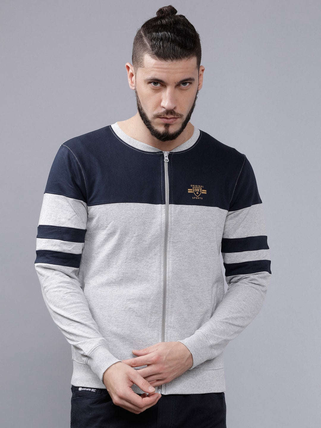 Shop Men's Colourblocked Slim Fit Sweatshirt Online.