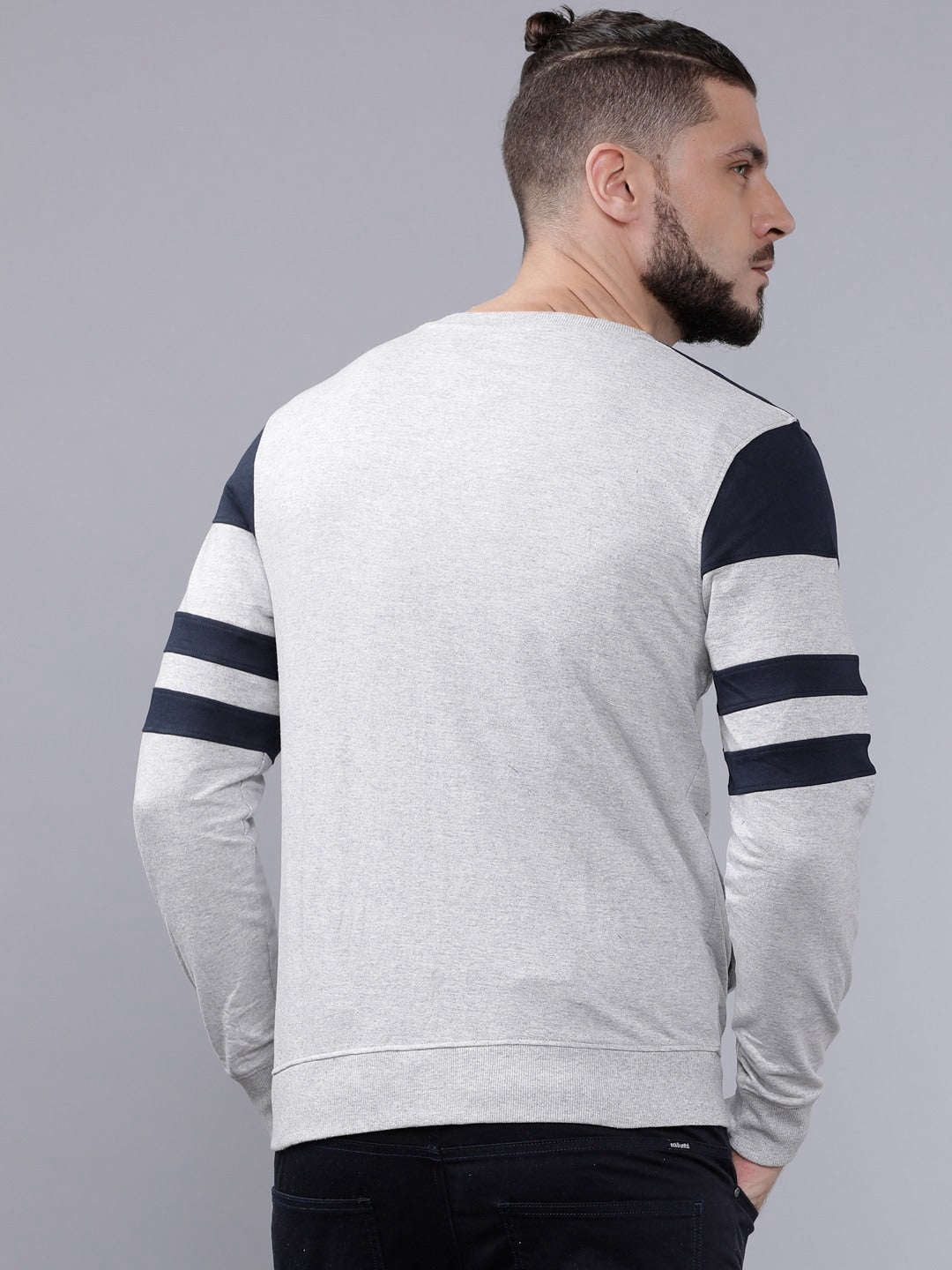 Shop Men's Colourblocked Slim Fit Sweatshirt Online.