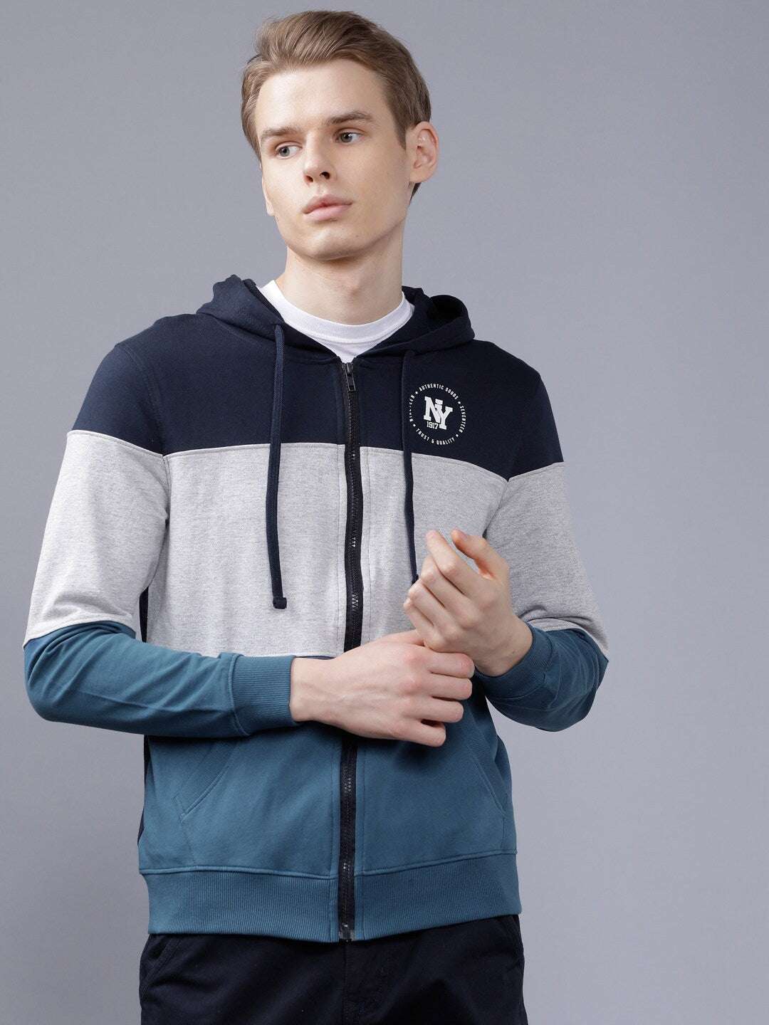 Shop Men's Colourblocked Slim Fit Sweatshirt Online.