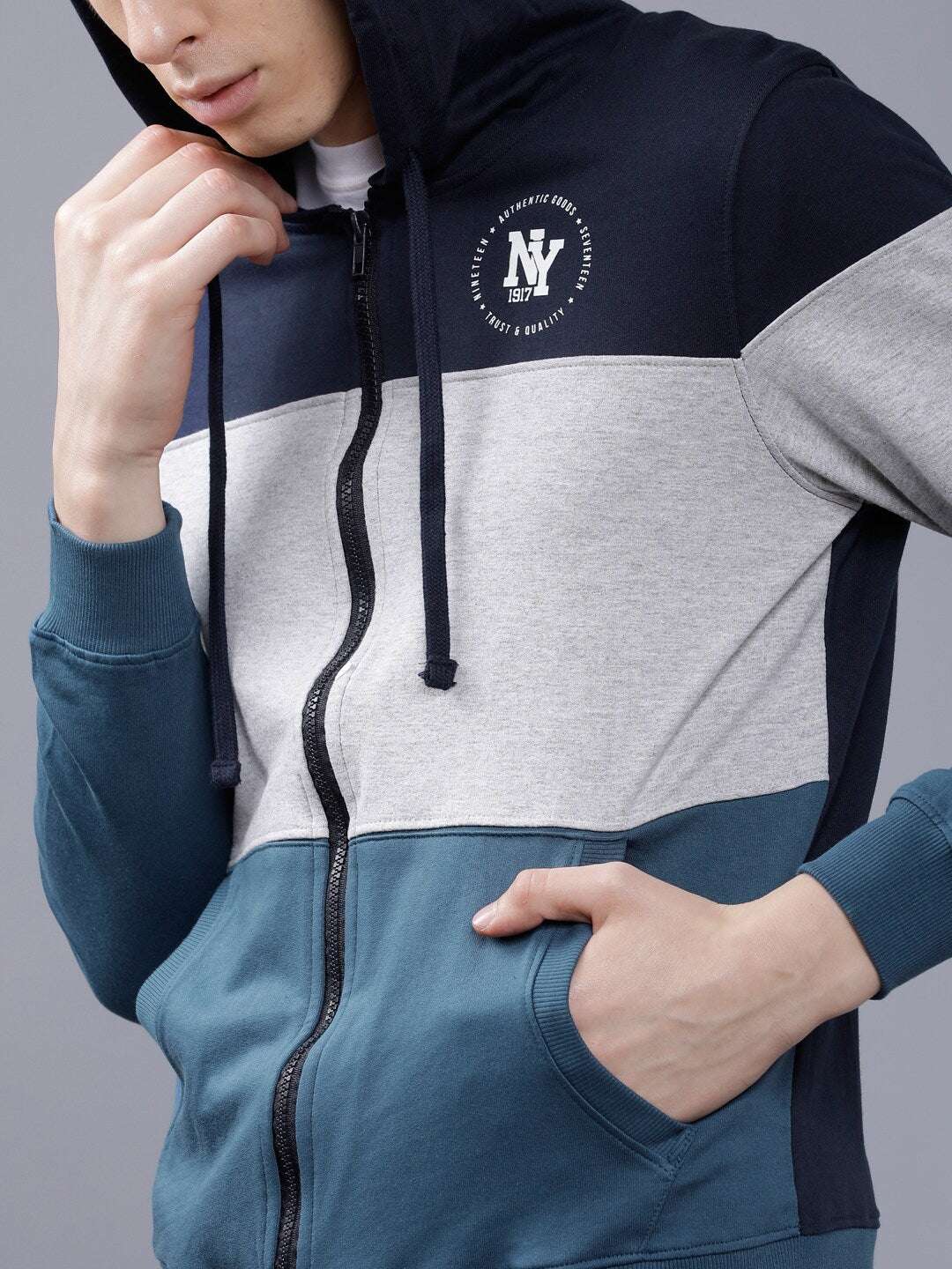 Shop Men's Colourblocked Slim Fit Sweatshirt Online.