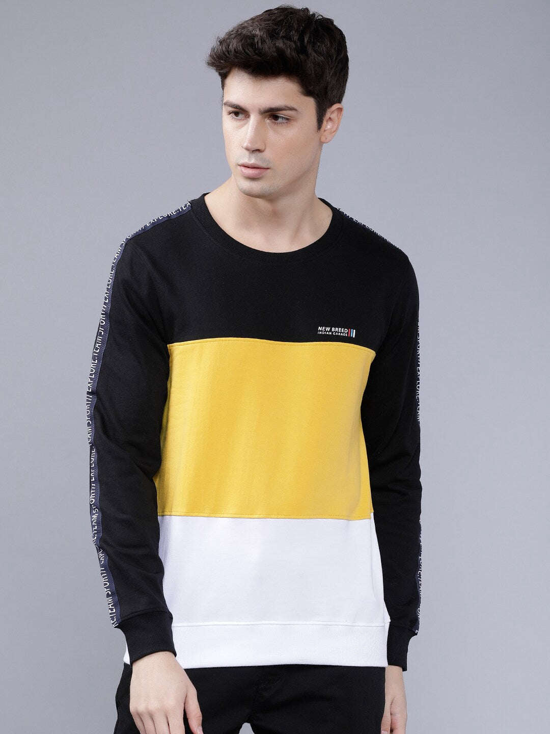 Shop Men's Colourblocked Slim Fit Sweatshirt Online.