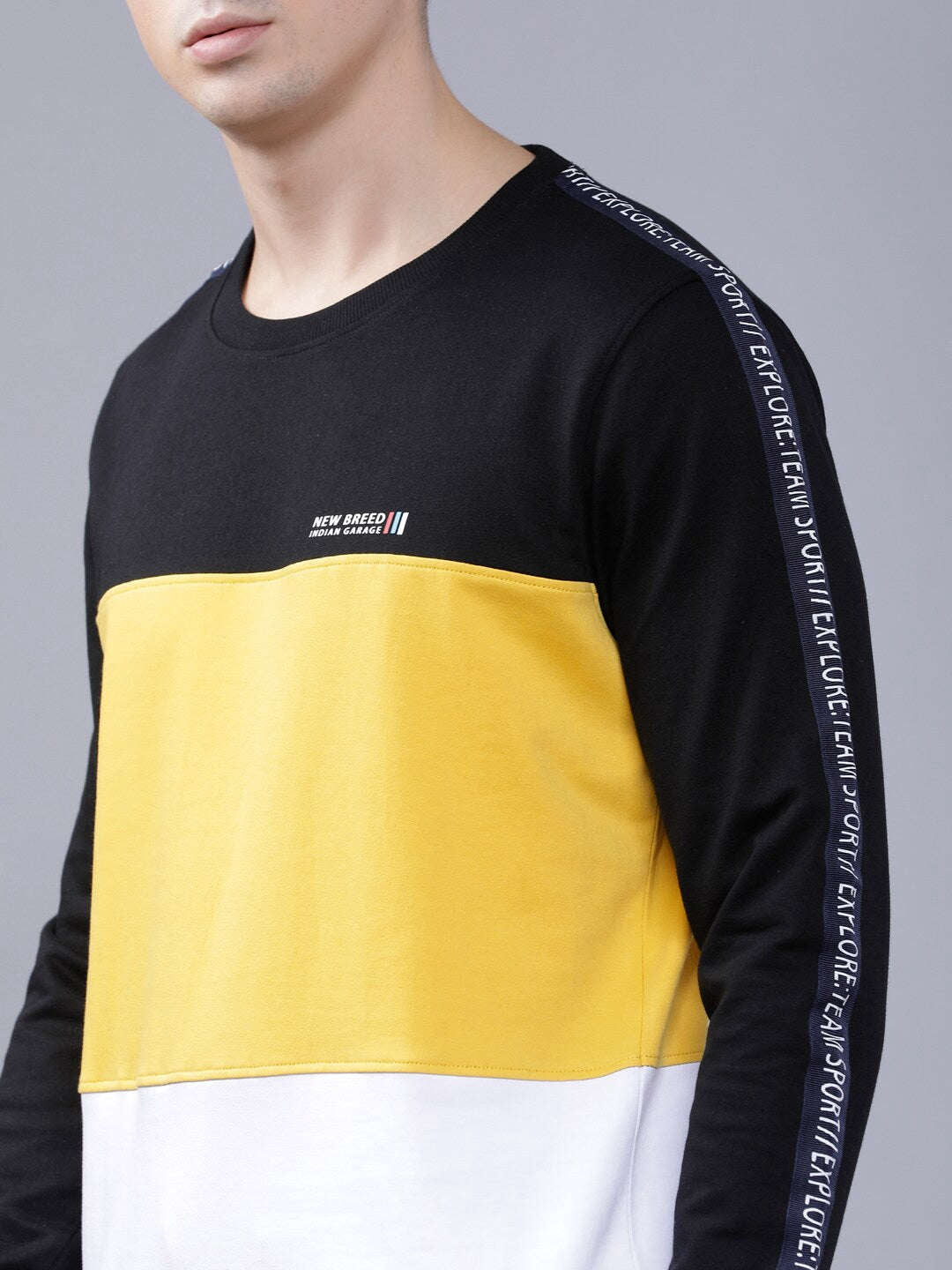 Shop Men's Colourblocked Slim Fit Sweatshirt Online.