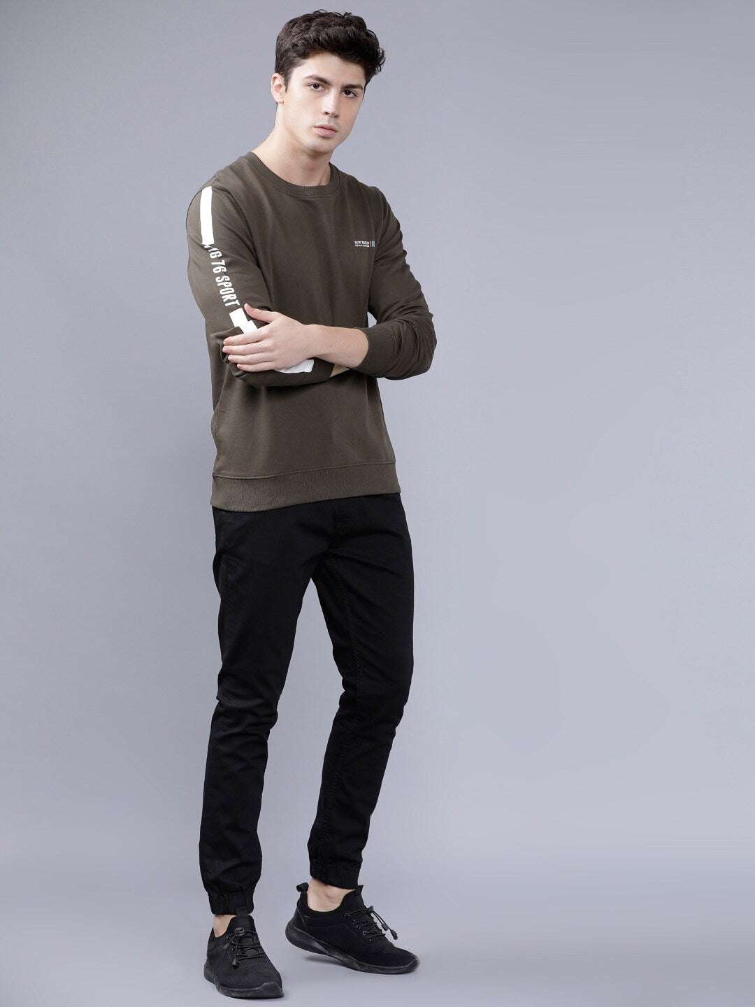 Shop Men's Solid Slim Fit Sweatshirt Online.