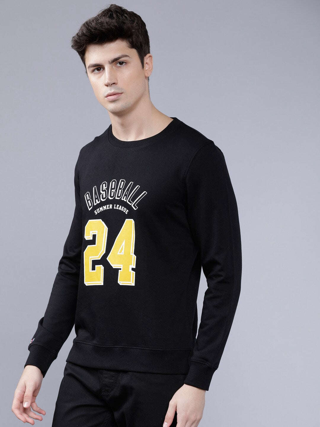 Shop Men's Printed Slim Fit Sweatshirt Online.