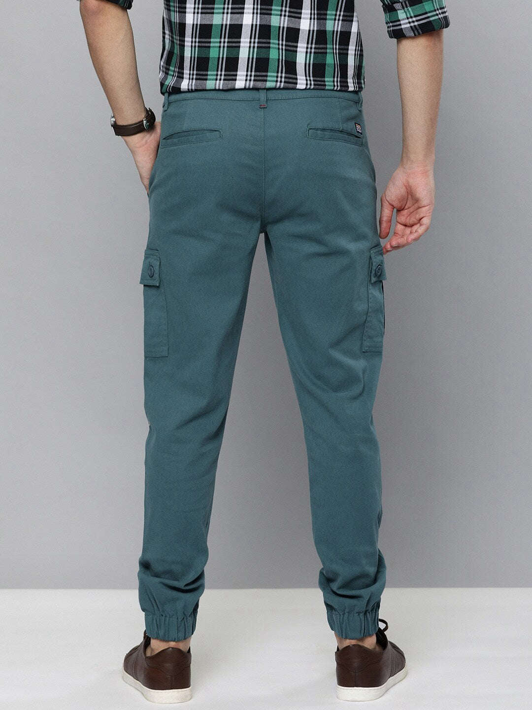 Shop Men Cuffed Cargo Pant Online.