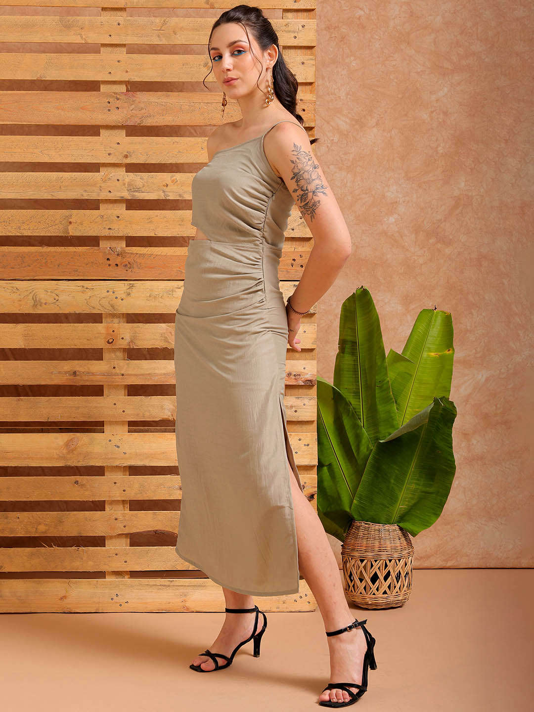 Shop Women's Grey Fitted Solid Partywear One Shoulder Dress Online.