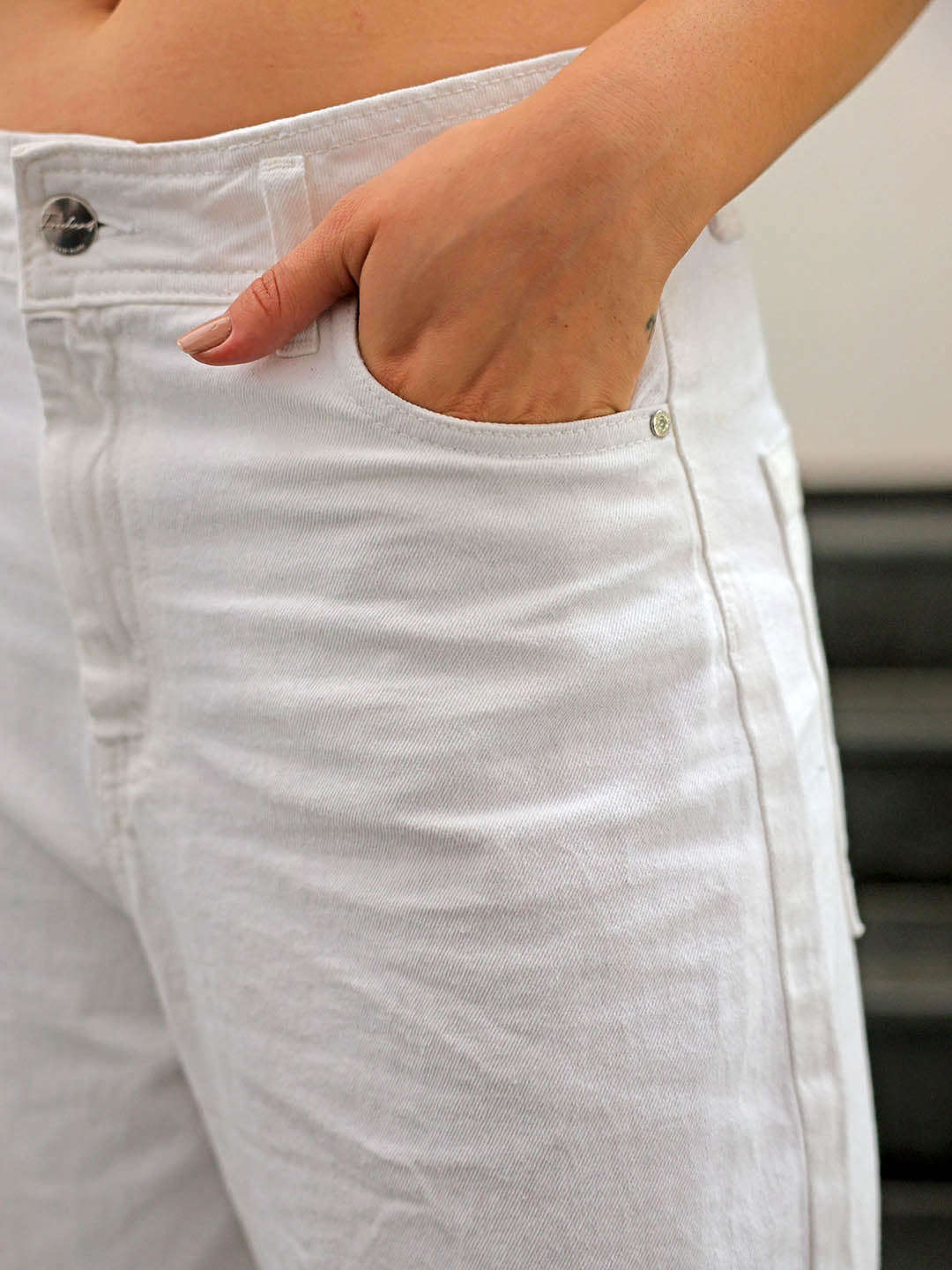 Shop Women's White Solid Bootcut Jeans Online.