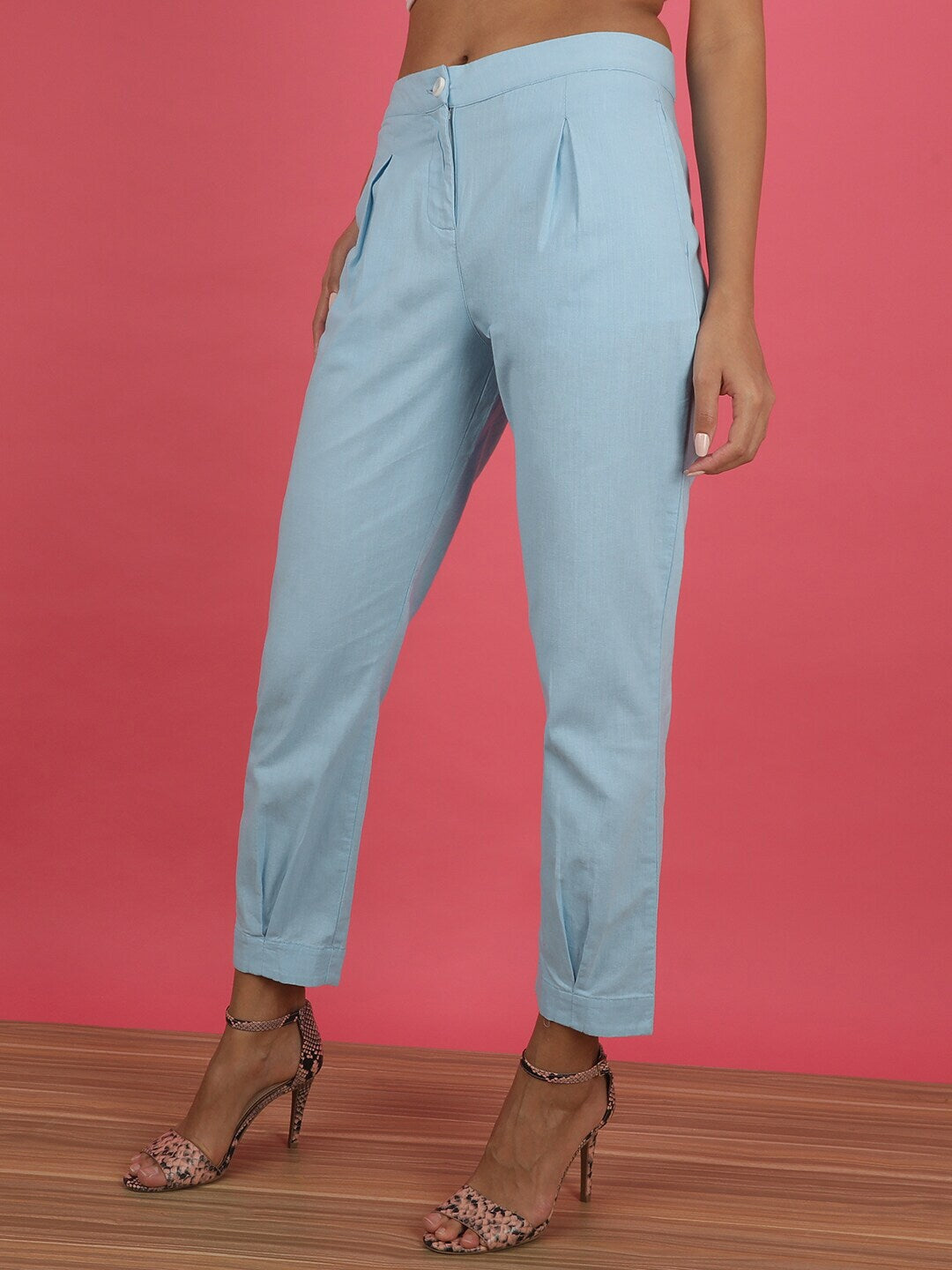 Shop Women Linen Pleated Pants Online.