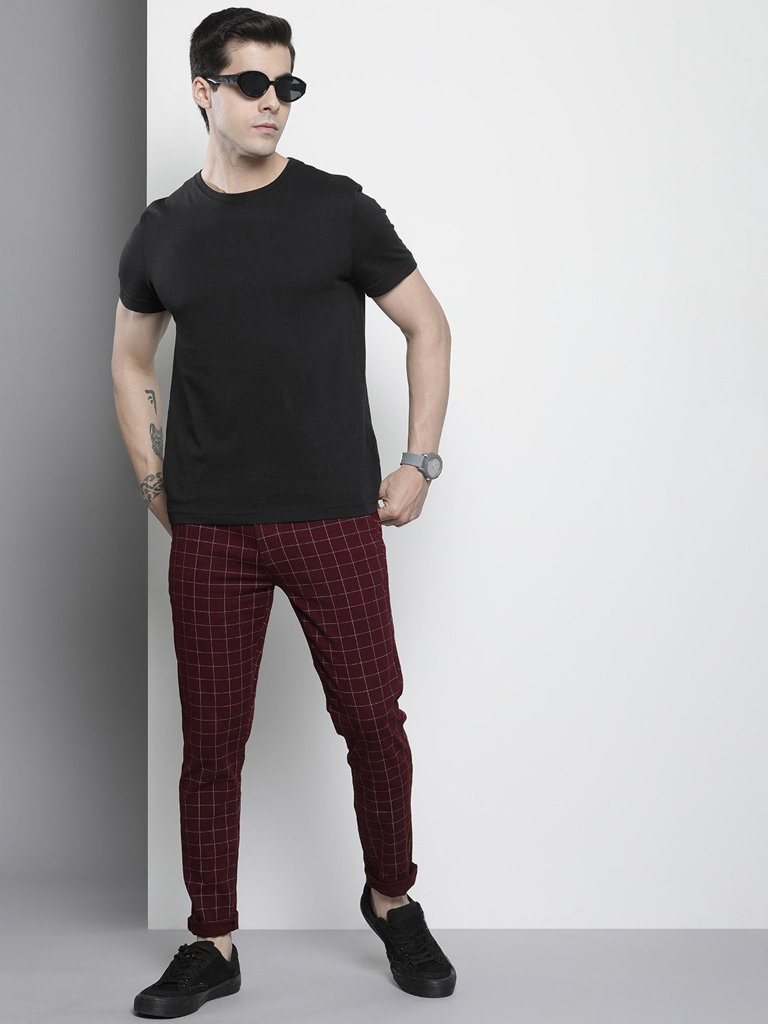 Shop Men Checked Chinos Pants Online.