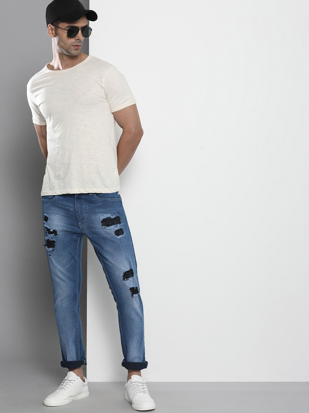 Shop Men Slim Straight Fit Jeans Online.