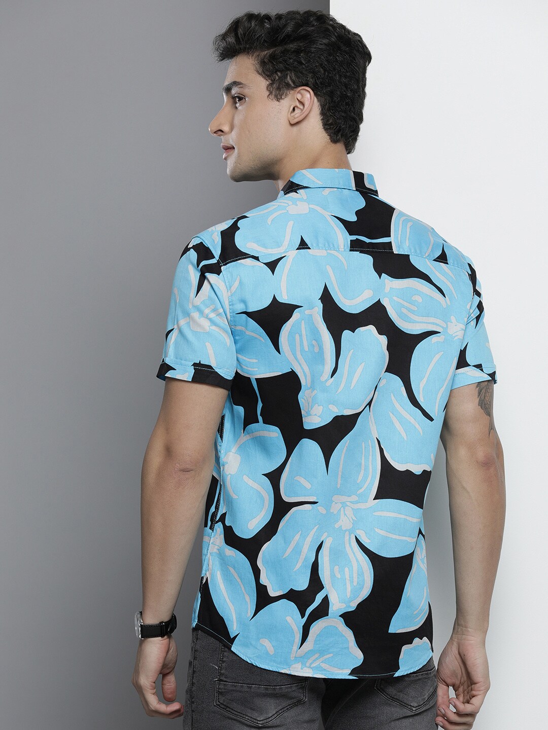 Shop Men Floral Resortwear Shirt Online.