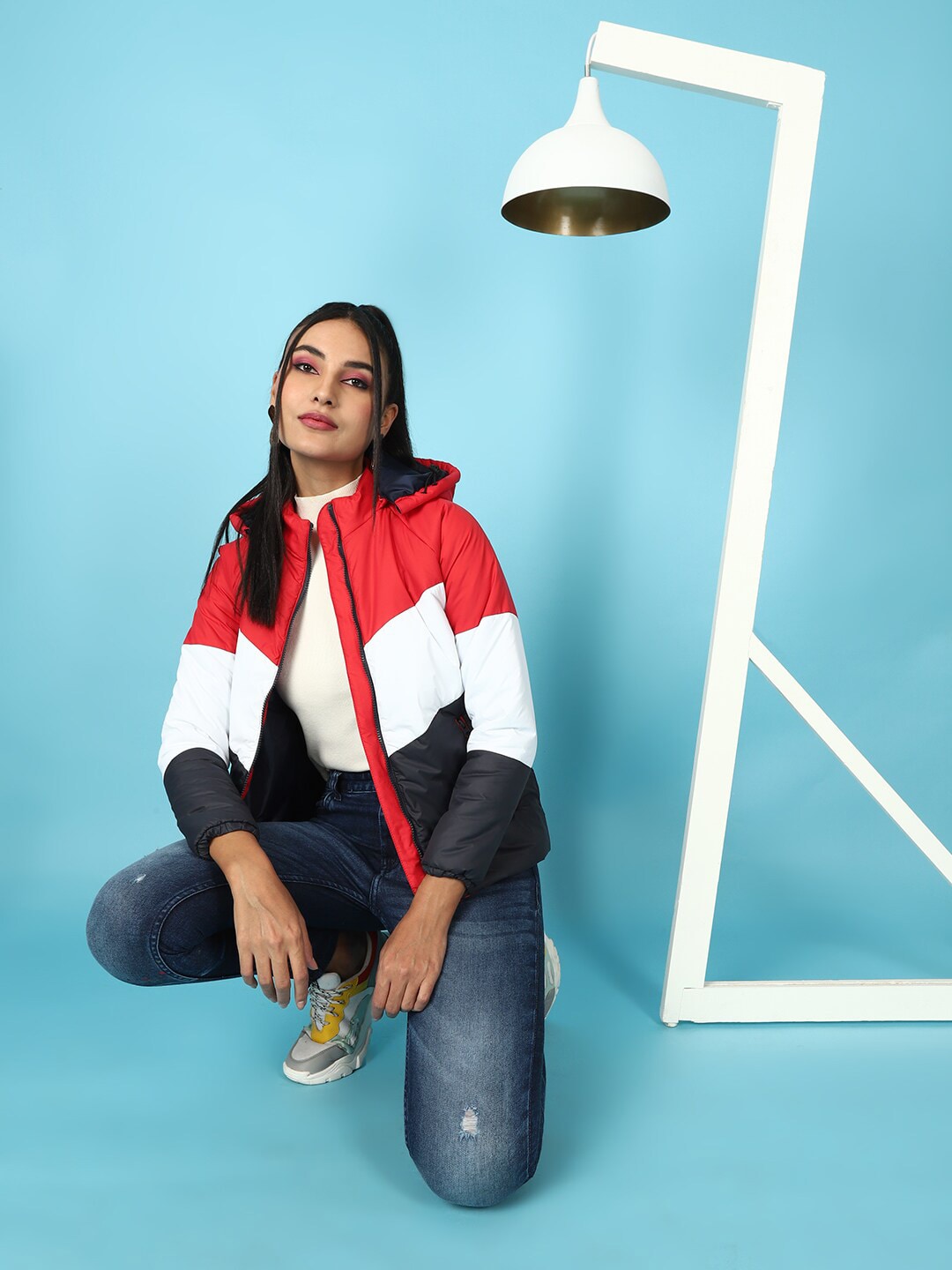 Shop Women Colorblock Detachable Hood Jacket Online.